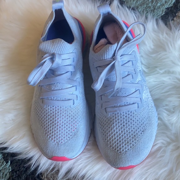 Nike Epic Flyknit React 2 - Picture 2 of 5